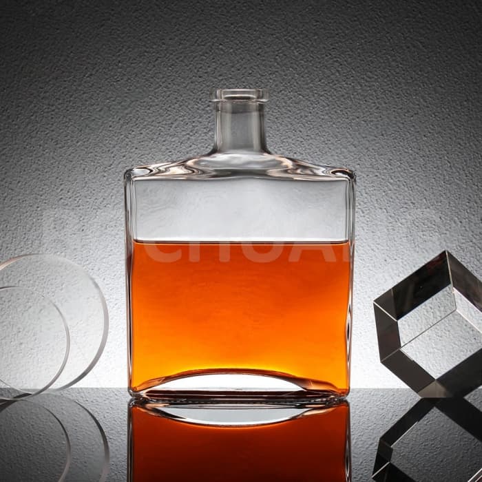 500 ml tavallinen vodkalasipullo